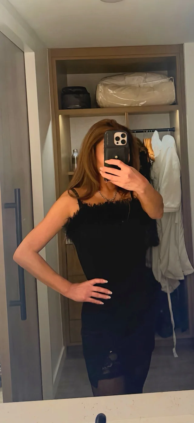 Mollani Maui escort gallery image