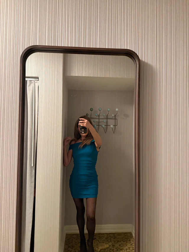 Mollani Maui escort gallery image