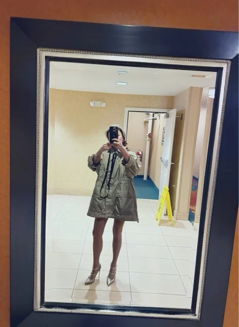 Mollani Maui escort gallery image