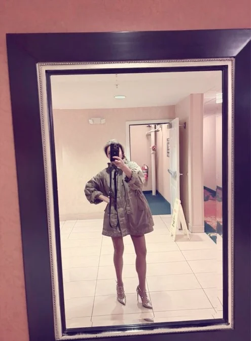 Mollani Maui escort gallery image
