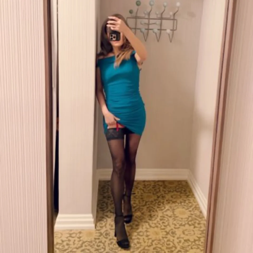 Mollani Maui escort gallery image