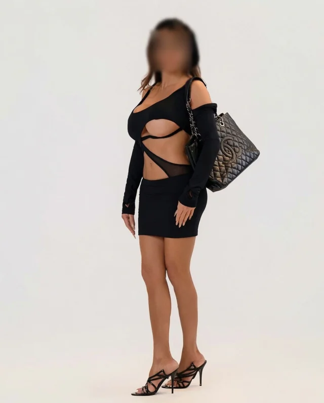 Camille Fuentes escort gallery image
