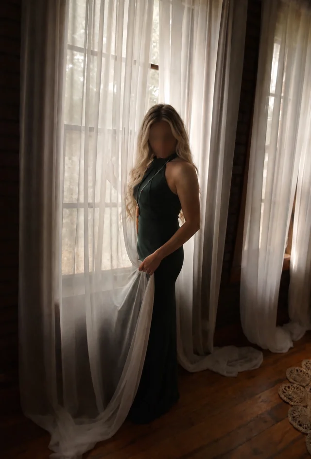 Adalide Bannon escort gallery image