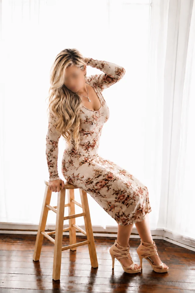 Adalide Bannon escort gallery image